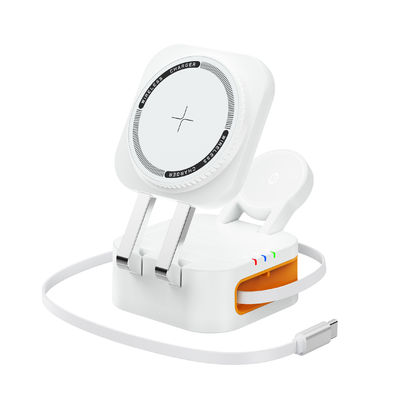 Bon prix Chargement sans fil de bureau 3 en 1 70 x 70 x 41 mm 5w/7.5w/10w/15w Sortie 9v-3a 12v-1.5a Adaptateur en ligne