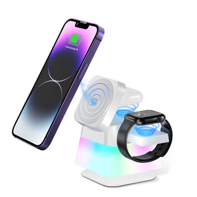 Bon prix Station de recharge sans fil magnétique Port USB C conception pliable 4 en 1 plaque tournante de recharge en ligne